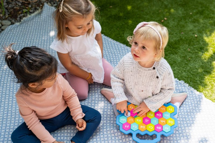 Flipsee Tablica z okienkami Alfabet angielski Mobi