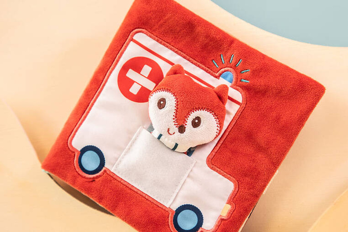 Miękka książeczka z pacynką Doktor Lisiczka Alice Lilliputiens