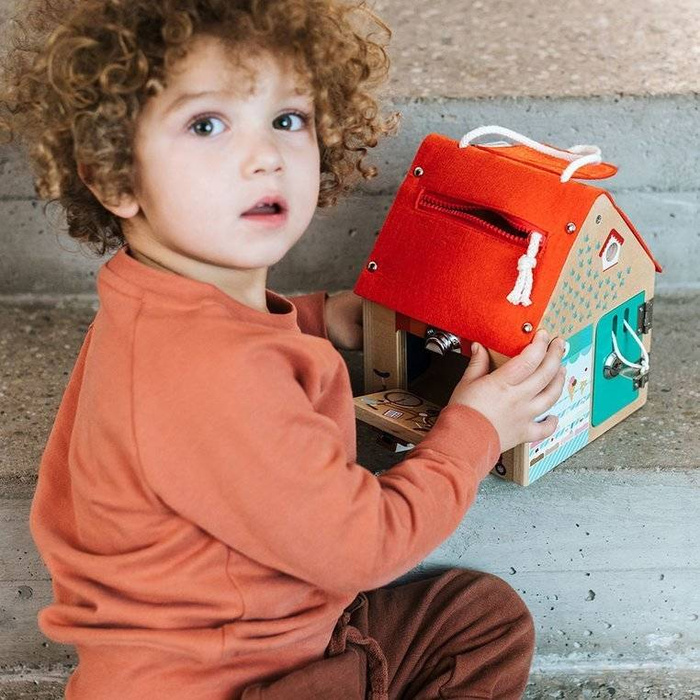 Drewniany domek manipulacyjny z zamkami Lisek Włamywacz Lilliputiens