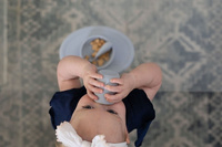 EZPZ Silikonowy kubeczek Tiny Cup pastelowa szarość