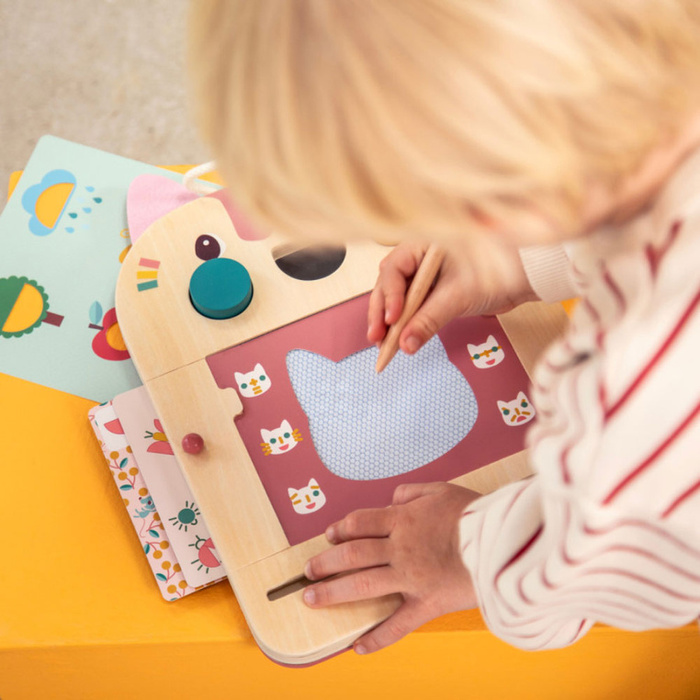 Drewniana magnetyczna Tablica-Znikopis Kotka Jeanne 18m+ Lilliputiens