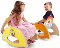 Drewniany fotel bujany. Para książęca, Sevi