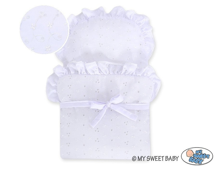 Biały wózek wiklinowy dla lalek z becikiem. Biała dama