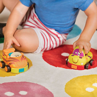 Zestaw 4 sensorycznych autek z napędem Wheeee-ls! B.Toys