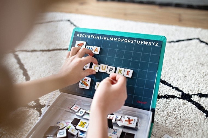 Magnetyczna układanka Alfabet Magnetibook kolekcja 2018, Janod