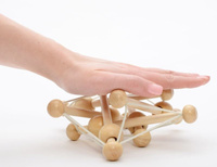 Zabawka dla niemowląt. Naturalna elastyczna forma, Manhattan Toy