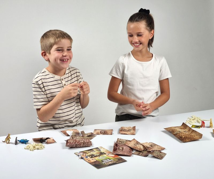 Zestaw mały archeolog 25 niespodzianek z dinozaurami Buki