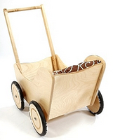 Wózek dla lalek, drewniany wózek. Leśna dziewczynka