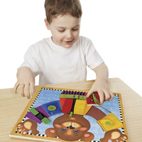 Tablica aktywności Ubierz misia Melissa and Doug