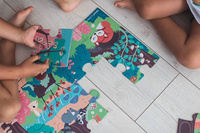 Świecące puzzle z mini-lampką UV Las 24 elementy 3+ Janod 