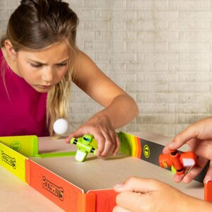 Piłkarzyki Foosbots Boisko do gry Fat Brain Toys