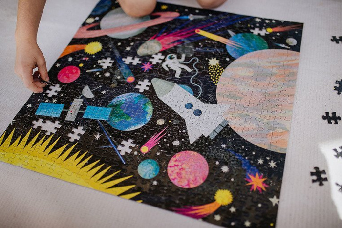 Puzzle rodzinne świecące w ciemności Kosmos 500 el Mudpuppy