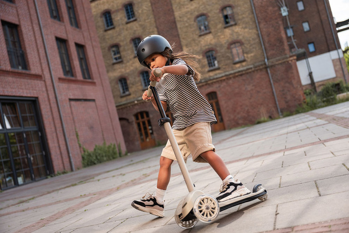 SCOOTANDRIDE Highwaykick 3S Hulajnoga z systemem sterowania 2w1 i kółkami LED składana 3+ Ash