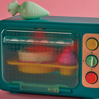 Interaktywny piekarnik i tort efekty dźwiękowe i świetlne Mini Chef Bake a Cake Playset B.toys