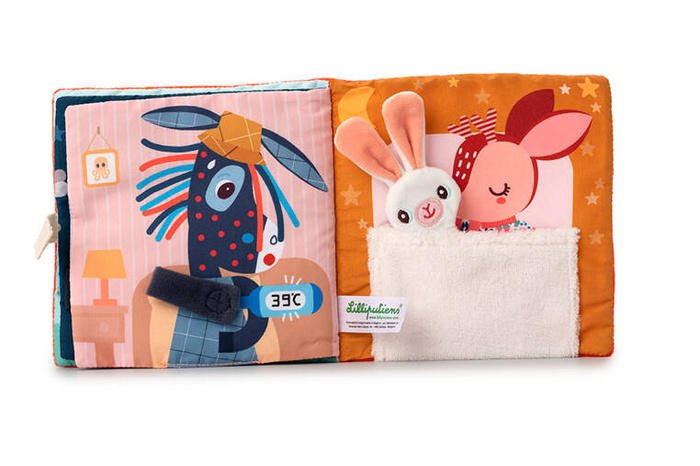 Materiałowa edukacyjna książeczka z mini przytulanką sarenka Stella i jej przytulanka LILLIPUTIENS