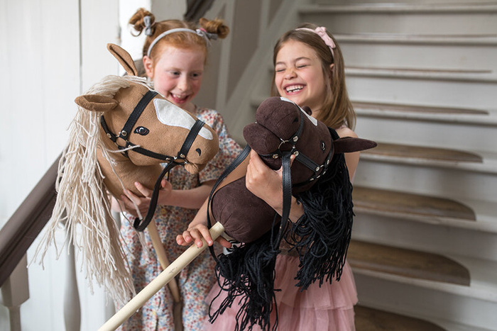 Hobby Horse Koń na kiju Astrup brązowy