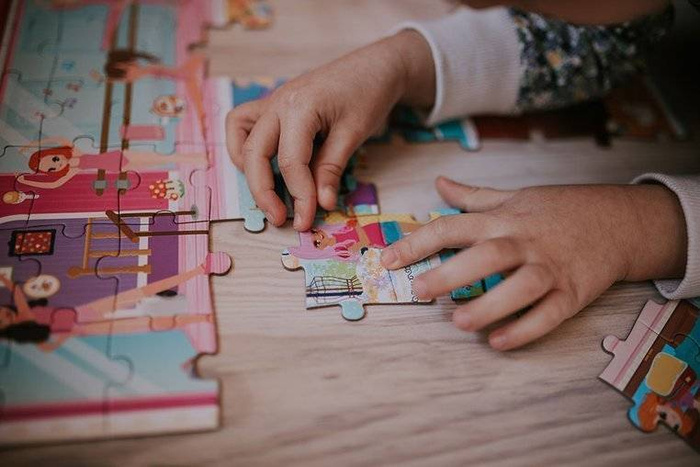 Puzzle w walizce Akademia tańca 100 elementów 6+ Janod