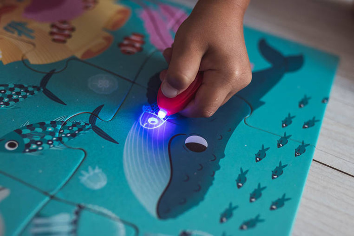 Świecące puzzle z mini-lampką UV Las 24 elementy 3+ Janod
