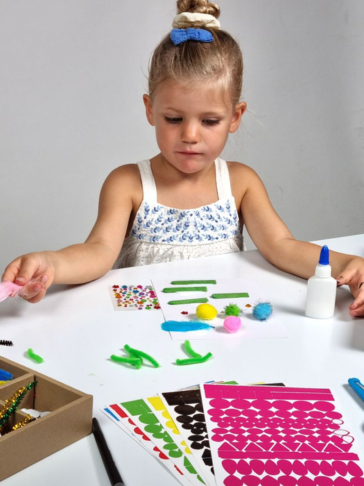 Zestaw DIY pudełko kreatywne 20 aktywności Buki