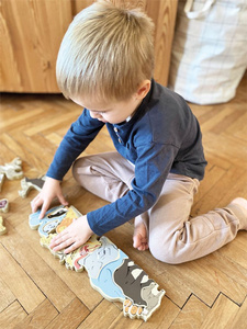 Drewniane puzzle nauka alfabetu zwierzęta świata Small Foot