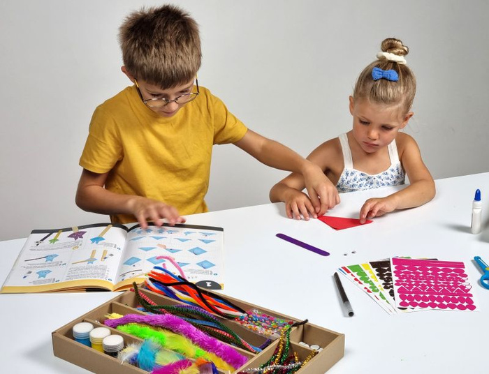 Zestaw DIY pudełko kreatywne 20 aktywności Buki