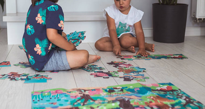 Świecące puzzle z mini-lampką UV Las 24 elementy 3+ Janod