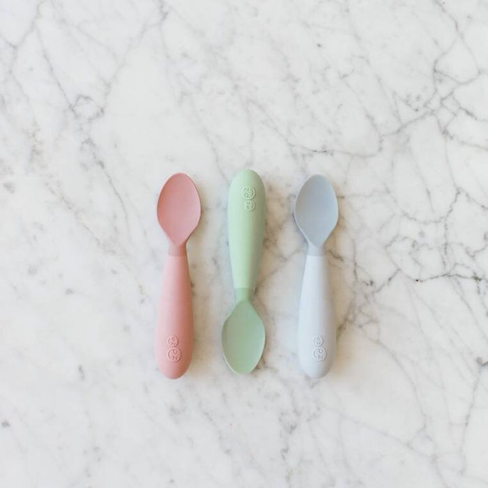 Komplet silikonowych sztućców Mini Utensils pastelowa szarość EZPZ