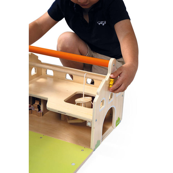 Drewniana farma z otwieranym dachem i figurkami Janod