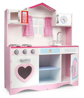 Kuchnia dla dziecka z oknem. Różowe serce