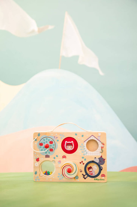 Edukacyjna tablica z drewna walizka Czerwony Kapturek Lilliputiens