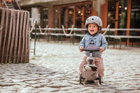 Jeździk i hulajnoga 2 w 1 zamykany schowek brązowy Highwaykick 1 Lifestyle Scoot & Ride