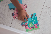 Świecące puzzle z mini-lampką UV Las 24 elementy 3+ Janod 