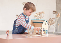 Drewniany multifunkcyjny zestaw do zabawy w Szkołę z 3 figurkami i akcesoriami Lilliputiens