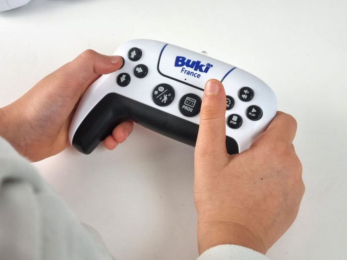 Interaktywny robot ze zdalnym sterowaniem Marko Buki