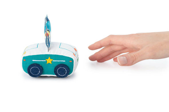 Miękkie auto z napędem pull-back Nosorożec Marius Lilliputiens