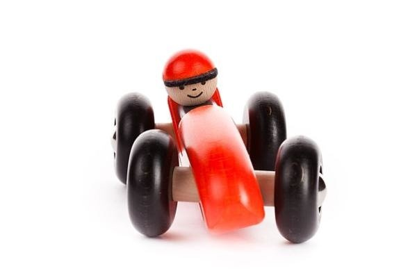 Drewniany samochód. Świetny kierowca, Bajo