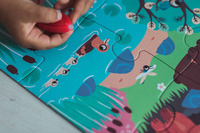 Świecące puzzle z mini-lampką UV Las 24 elementy 3+ Janod 