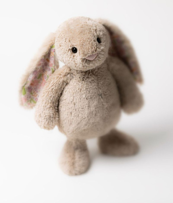 Króliczek z kwiecistymi uszami beżowy Petal 31 cm Jellycat