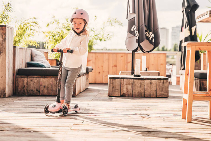 SCOOTANDRIDE Highwaykick 3 LED Hulajnoga składana ze świecącymi kółkami 3+ Rose