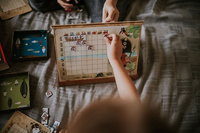 Gra dla dzieci z magnetyczną tablicą. Statki piratów, Janod