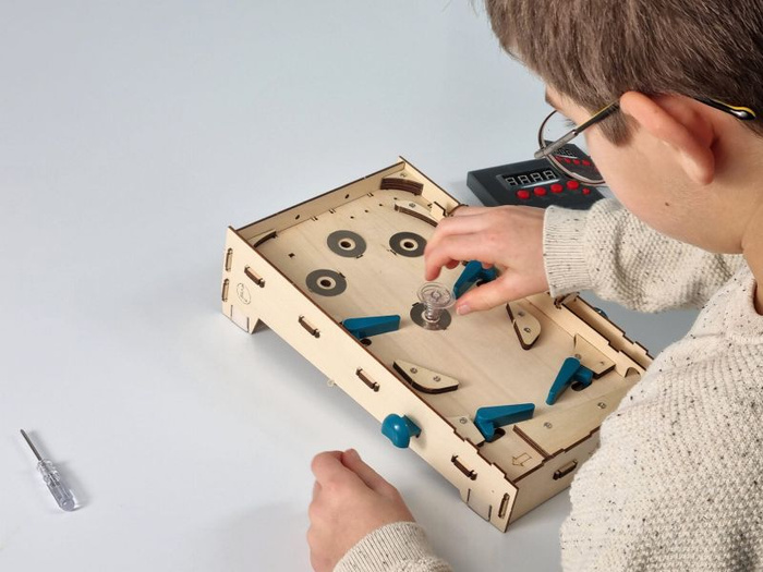 Automat do gry w pinball do samodzielnego złożenia Buki
