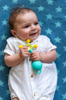 Gumlii Gryzak z grzechotką i zaczepką Mobi