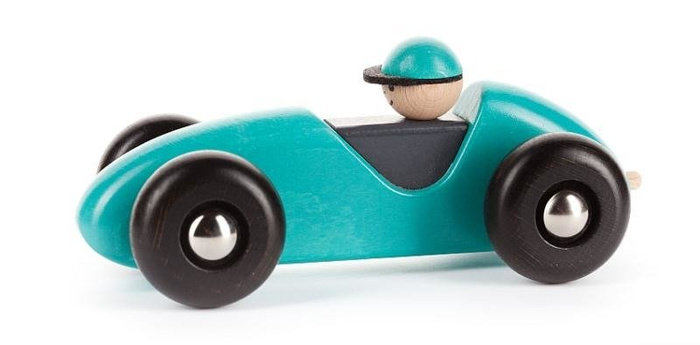 Drewniany samochód. Świetny kierowca, Bajo