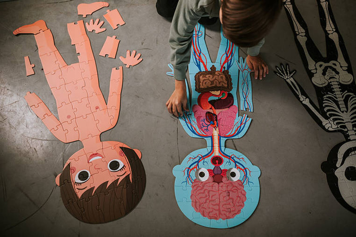 Puzzle edukacyjne gigantyczne Ciało człowieka 50, 75 i 100 elementów 5 +, Janod