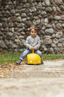 Żółty jeździk Ginetta Mini Eolo Italtrike 